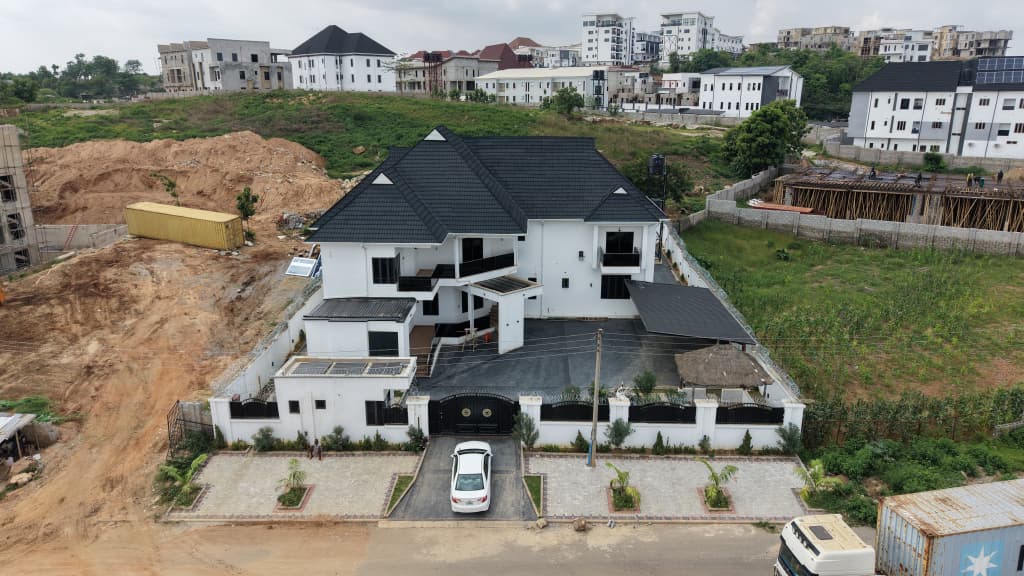 Contemporary Executive Detached Residence