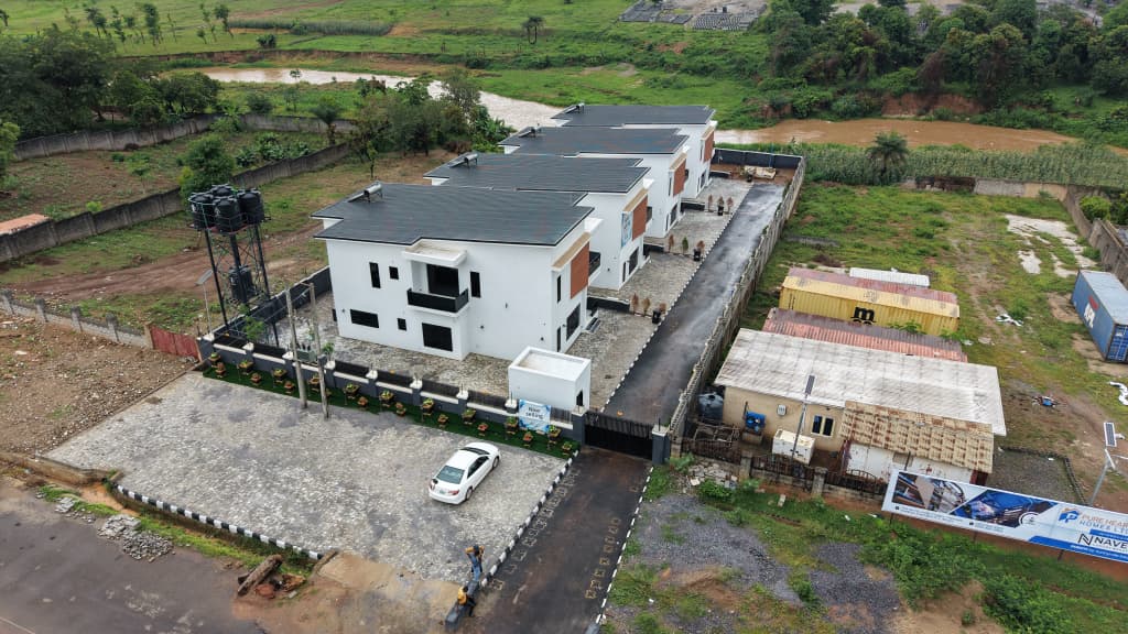 Contemporary Semi-Detached Villa Estate